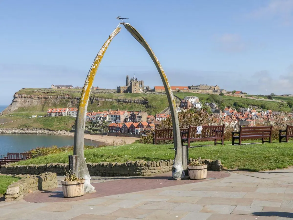Evening Star Engine Shed Apartment Whitby 0*,